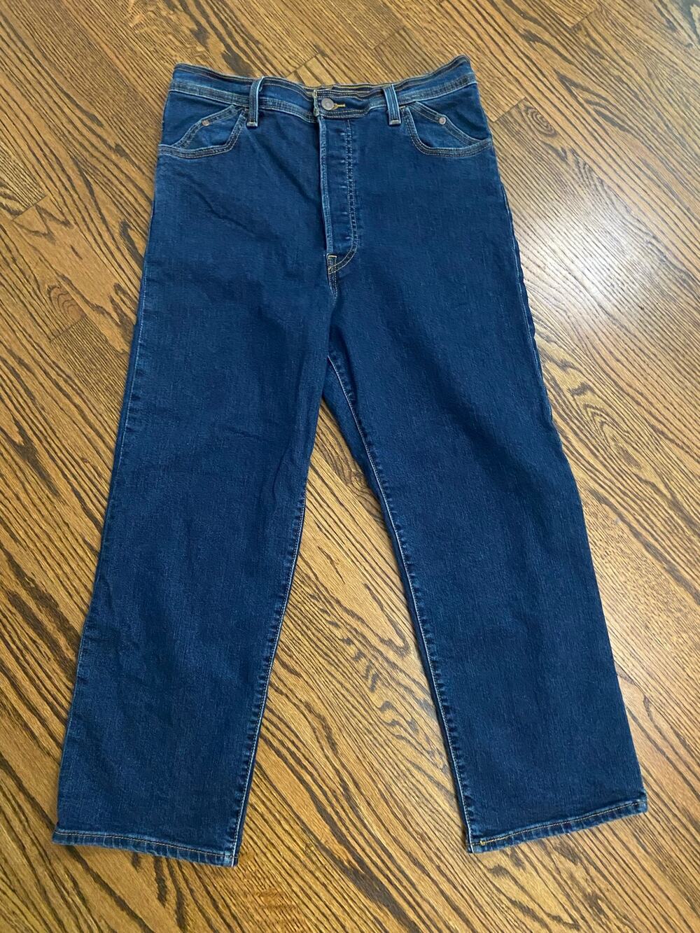 Levi’s Ribcage Straight Ankle jeans with button fly